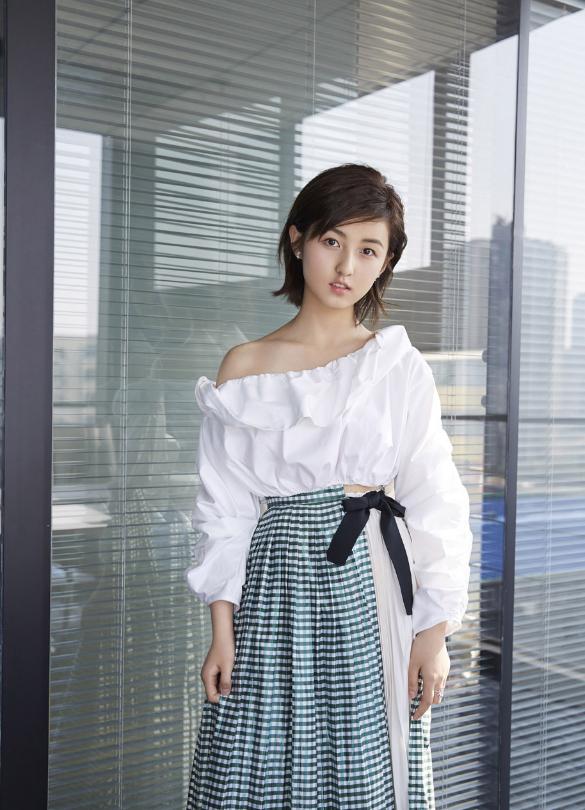 从少女感到气质范,张子枫的日常穿搭真的超赞！