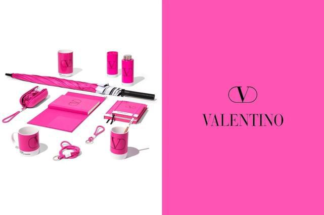 满足少女心：Valentino x Pantone 打造芭比粉日常时尚单品